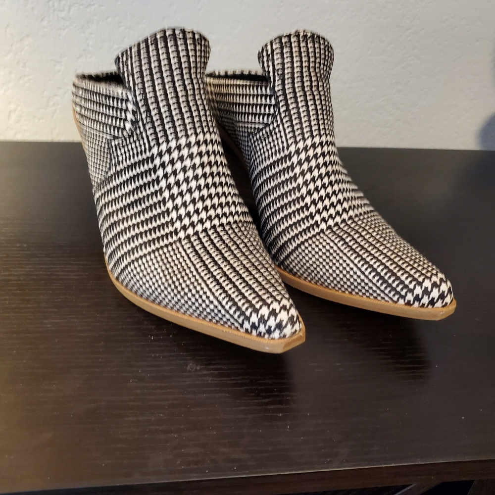 Like new bootie mules